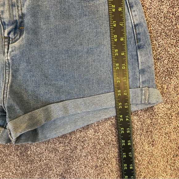 Petal & Pup Women’s Blue Denim Shorts High Rise Stretch Cuffed Mid Length Size S - Picture 9 of 12